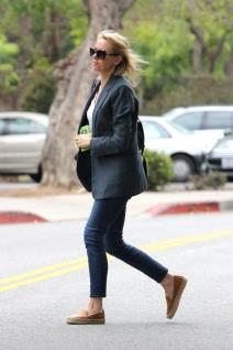 trendi-obuca-idealna-za-mame-kako-da-ovog-leta-nosite-espadrile