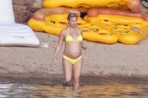 predivne-fotografije-sa-letovanja-trudnica-kejt-hadson-uziva-u-g