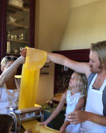 predivne-fotografije-sa-letovanja-trudnica-kejt-hadson-uziva-u-g