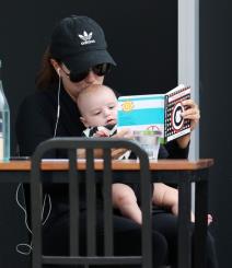 eva-longorija-i-santijago-osvajaju-australiju-foto