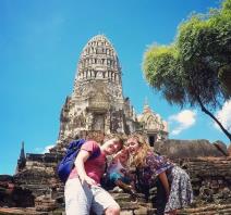 put-oko-sveta-sa-detetom-u-rancu-galerija