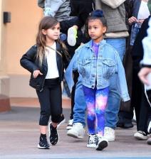 porodicni-dan-za-zabavu-kortni-kardasijan-sa-decom-u-zabavnom-pa