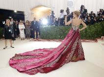 najlepsu-haljinu-u-2018-godini-nosila-je-mama-foto