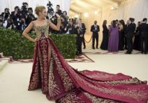 najlepsu-haljinu-u-2018-godini-nosila-je-mama-foto