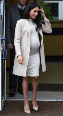 modna-inspiracija-za-buduce-mame-jednostavne-trudnicke-kombinaci