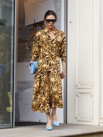 i-udobno-i-poslovno-savrsena-dnevna-kombinacija-viktorije-bekam