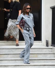 i-udobno-i-poslovno-savrsena-dnevna-kombinacija-viktorije-bekam