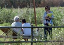 prve-fotografije-ricarda-gira-sa-bebom-divna-porodicna-atmosfer