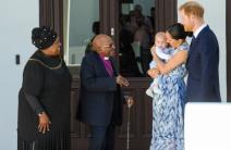 kraljevska-porodica-u-africi-osmeh-malenog-arcija-osvojio-citav