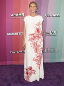 prelepa-trudnica-u-uskoj-crnoj-haljini-nina-senicar-blista-u-dev