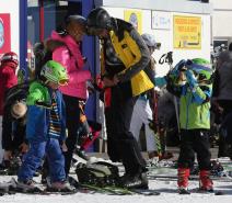 porodicno-zimovanje-u-alpima-stefan-jelena-i-novak-djokovic-uziv