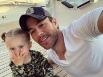 enrike iglesijas sa cerkom