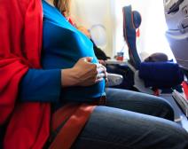 Trudnica se porodila u avionu