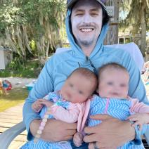 'Blizanci' a rođeni u razmaku od nedelju dana