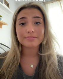 Beba, mama, porođaj, nije znala da je trudna