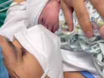 Mama, beba, porođaj