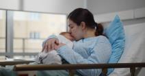 Mama, beba, porođaj