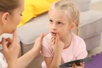 Simptomi da detetu treba logoped.