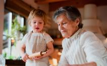 6 toksičnih rečenica koje bake ne treba da kažu unucima.