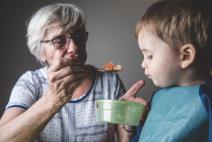 baka neće da čuva unuka besplatno.jpg