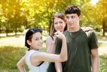 Mama generacije X, deli iskustva dece iz generacije Z i Alfa/Ilustracija