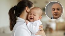 Mama drži uplakanu bebu; dr Afif El Kumaš