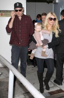 foto-vest-poznate-mame-na-aerodromu