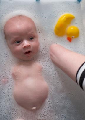 10-pitanja-i-odgovora-u-vezi-s-kupanjem-beba