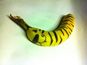 tatine-sarene-uzine-banane-kao-umetnicko-platno-foto