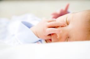bebin-san-po-mesecima-kako-uspostaviti-navike-u-spavanju