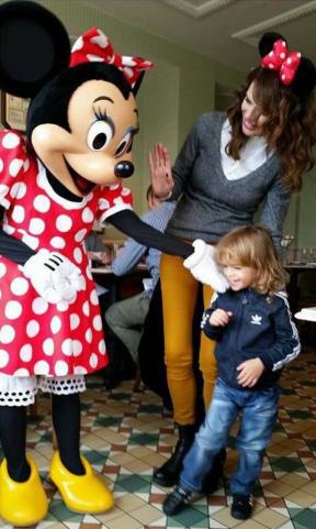 severina-i-aleksandar-u-diznilendu-foto