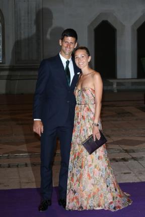 jelena-djokovic-na-vimbldonu-jednostavan-stil-poznate-mame-oduse