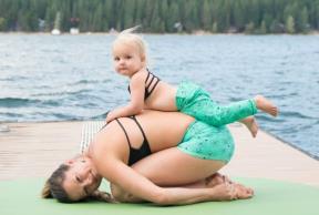 neverovatne-fotografije-joga-kao-deo-majcinstva-foto