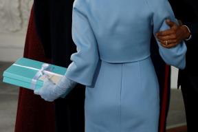 modni-pogodak-uspesne-mame-i-prve-dame-amerike-melanija-tramp-u