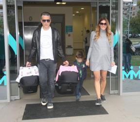 devojcice-stizu-kuci-jovana-joksimovic-izasla-iz-porodilista-fot