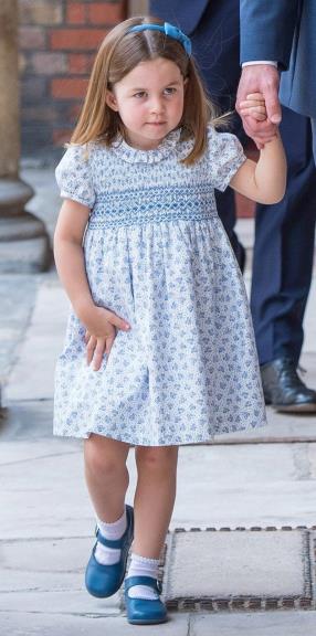 prve-fotografije-kraljevskog-krstenja-vilijam-i-kejt-krstili