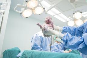 6 povreda kod bebe na porođaju.