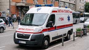 Kola hitne pomoći na putu