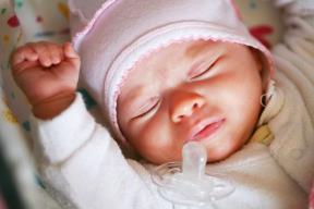 5-strategija-za-bebinu-i-vasu-mirnu-noc