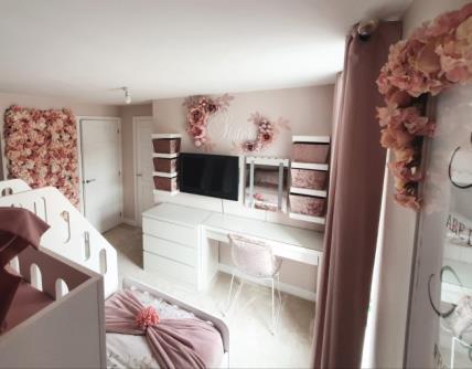 soba-za-devojcice-tri-princeze-roze-bajka-cvetni-zidovi