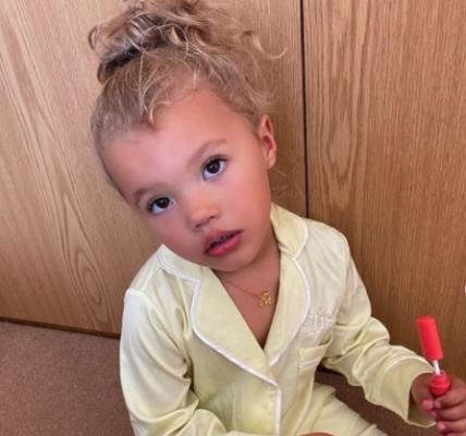 sa tri godine je postala modni influenser