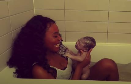 snimala porodjaj na jutjubu