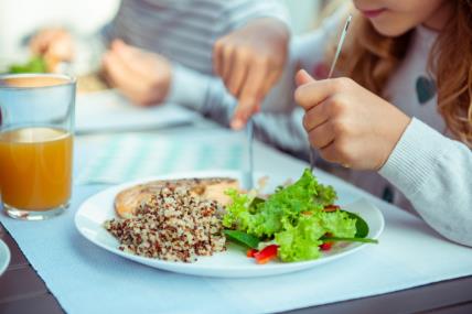 Važno je deci poslužiti zdrav obrok