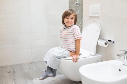 Dečak, toalet, wc