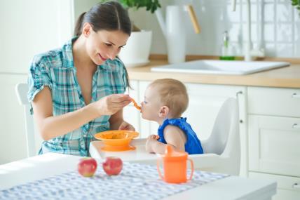 Beba, hrana, mama, hranjenje