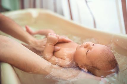Kupanje, beba