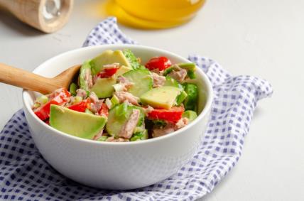 Salata, avokado, tunjevina