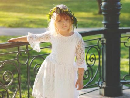 Vrbica, devojčica, venac