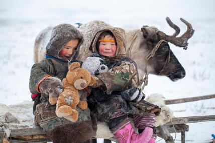 Kako roditelji na Arktiku vaspitavaju decu.