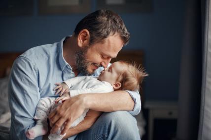 7 načina da se tata poveže s bebom